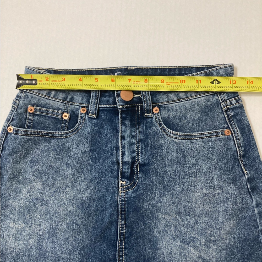 No Boundaries | Women’s Mid Rise Acid Wash Mini Denim Skirt - Picture 5 of 6
